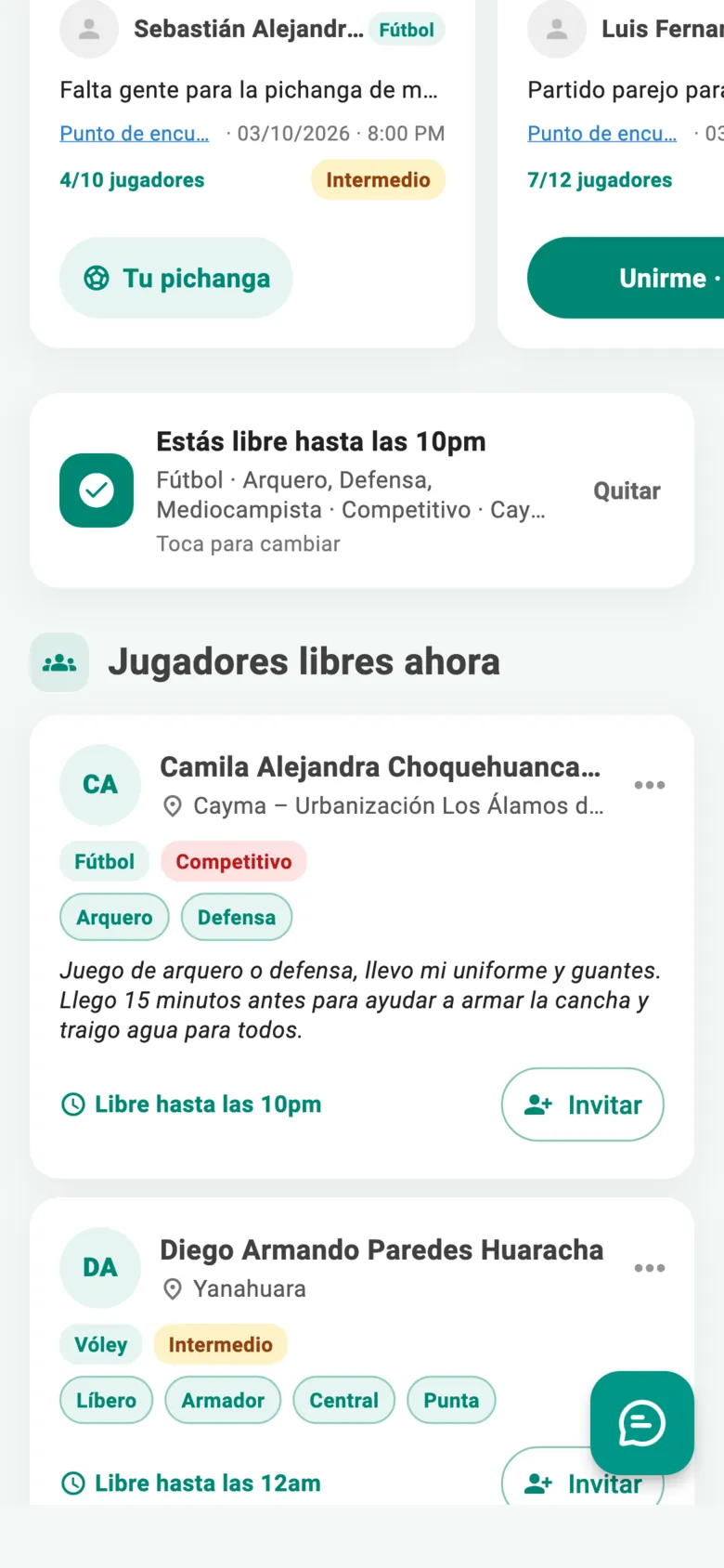 «Estoy libre para jugar» en la app: tu tarjeta «Estás libre hasta las 10pm» y la lista de jugadores libres, cada uno con su botón Invitar.